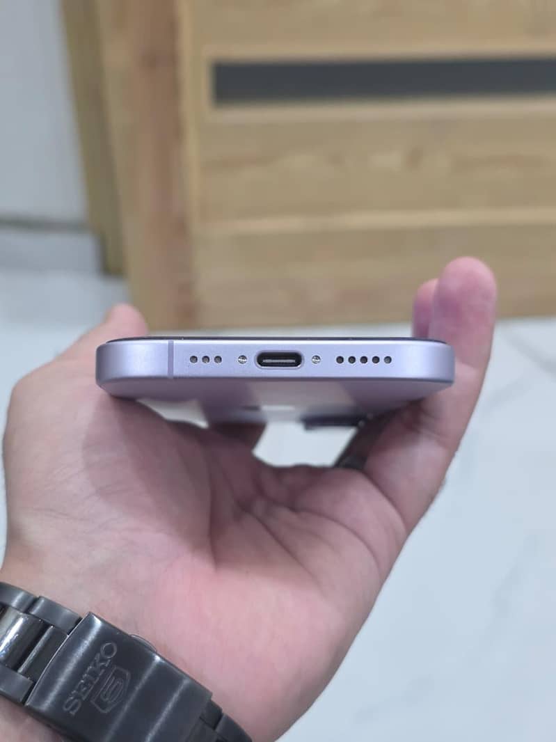 Apple iPhone 17 4