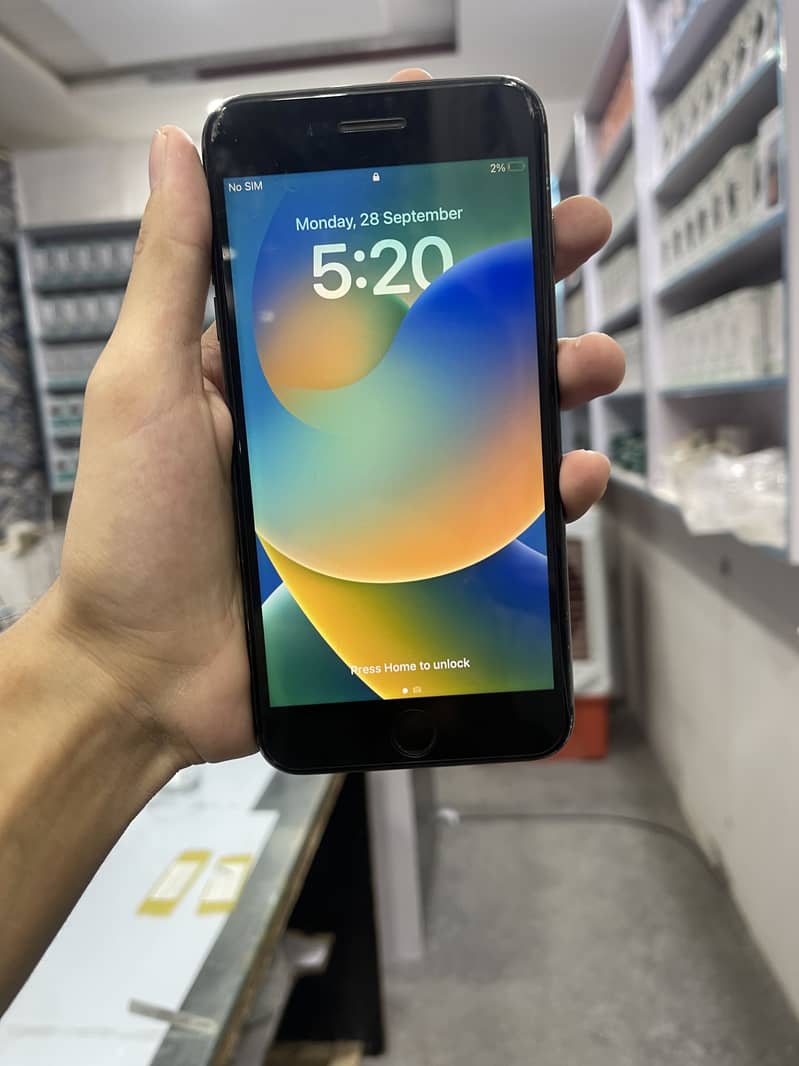 Apple iPhone 8 Plus 2