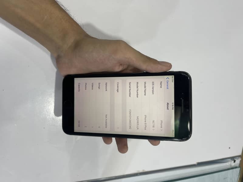 Apple iPhone 8 Plus 3