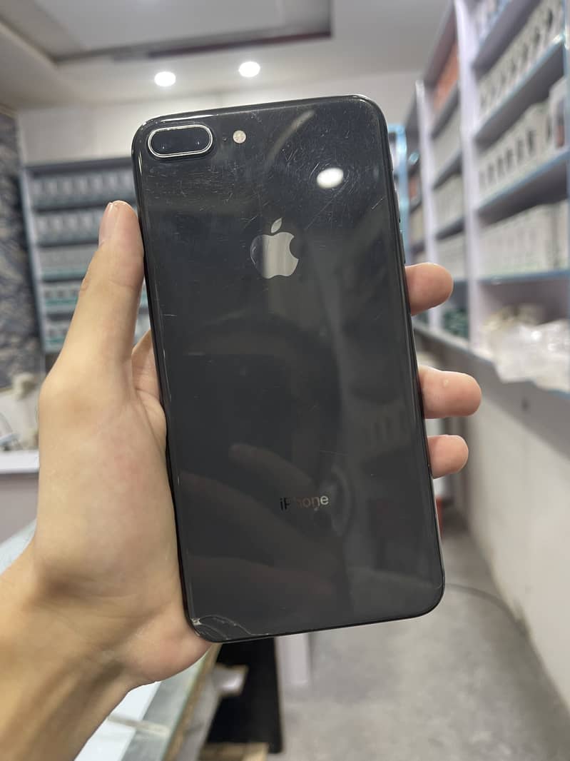 Apple iPhone 8 Plus 5