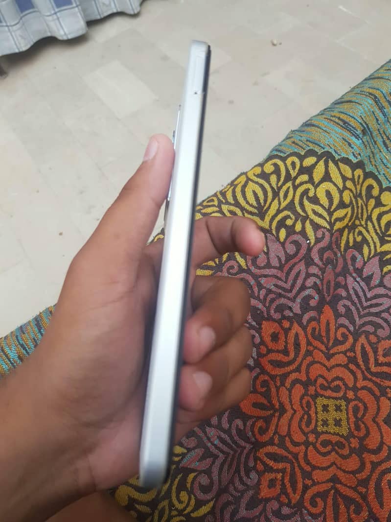 Realme C71 1