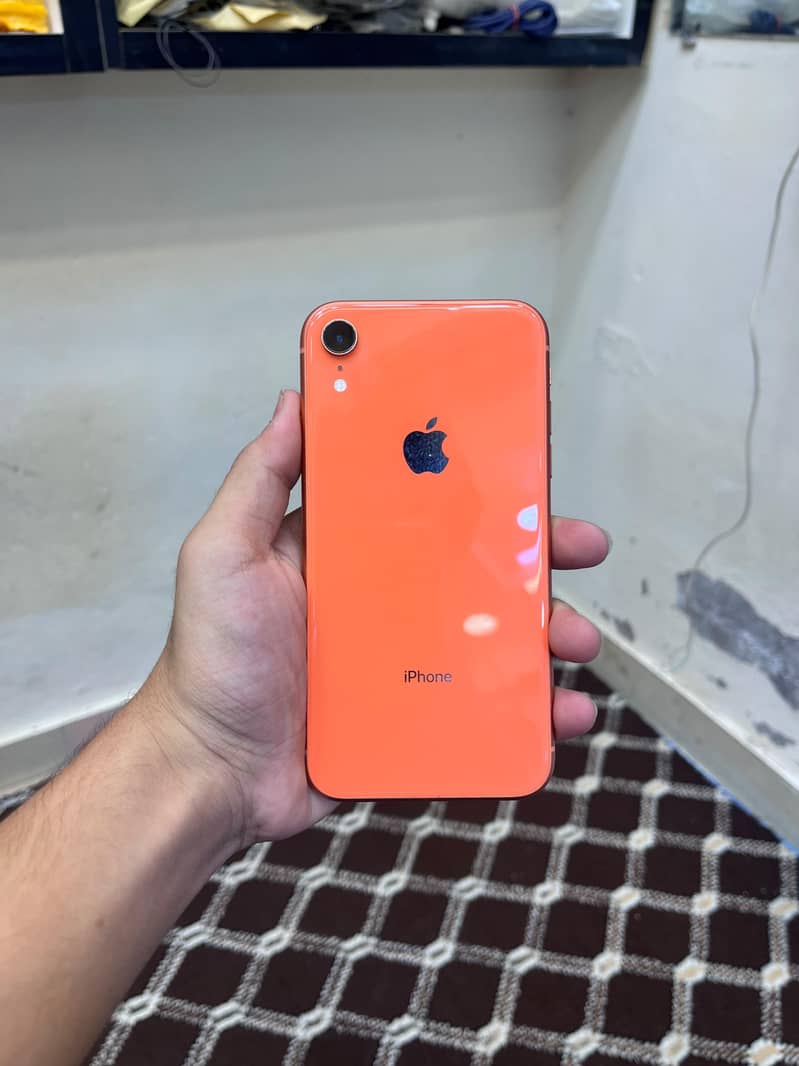 Apple iPhone XR 0