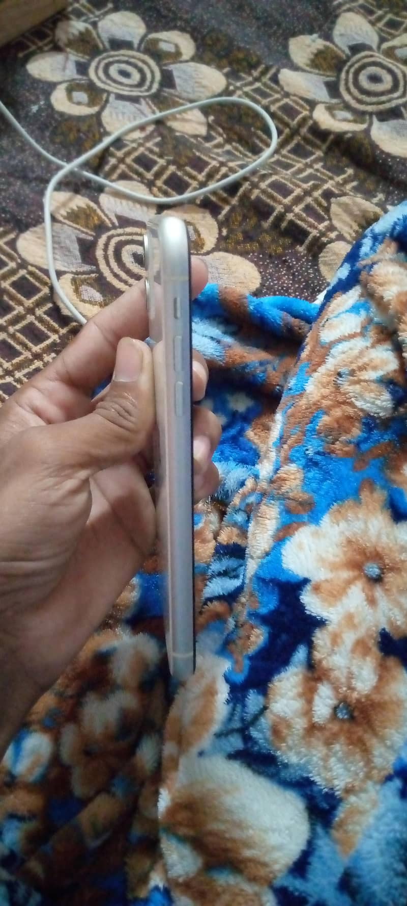 Apple iPhone 11 3
