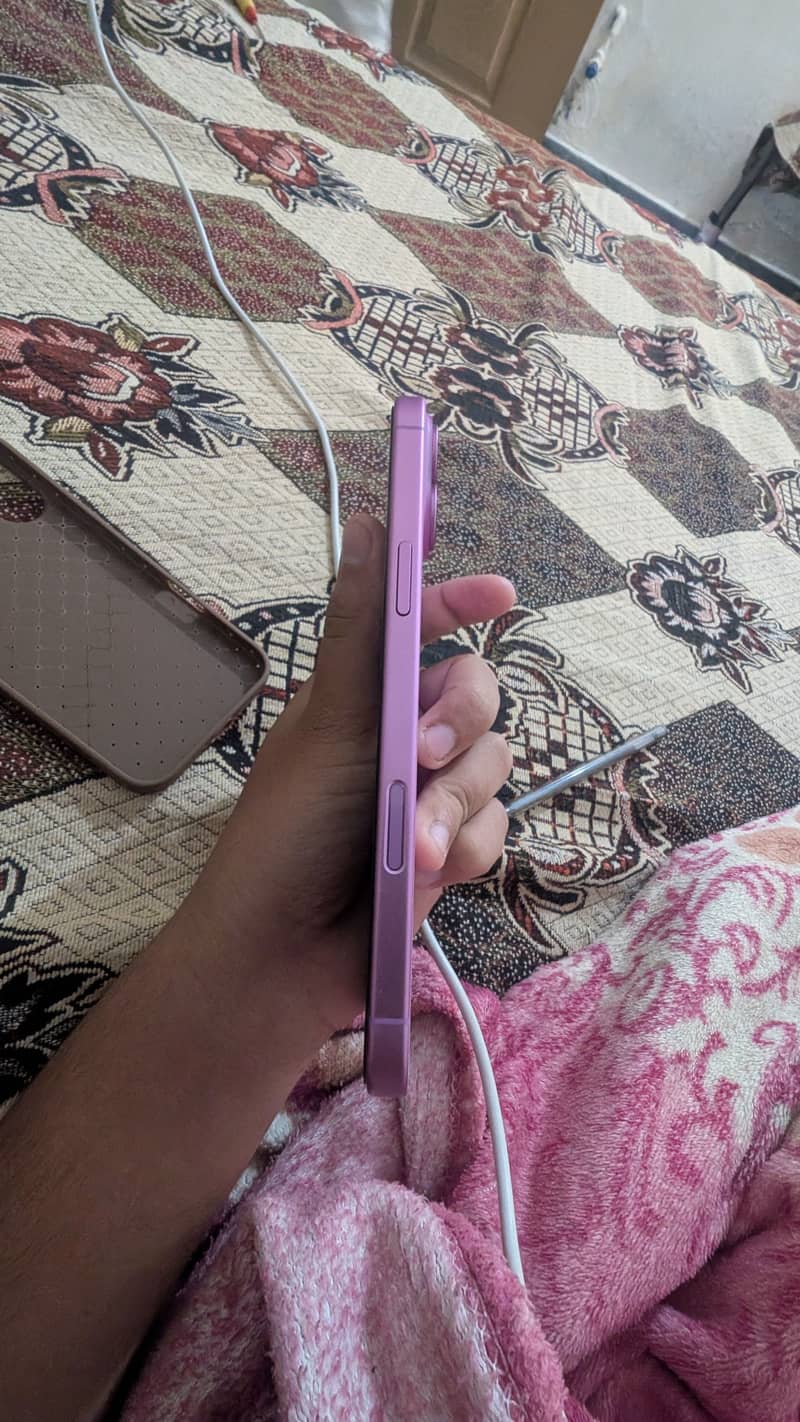 Apple iPhone 16 Plus 5