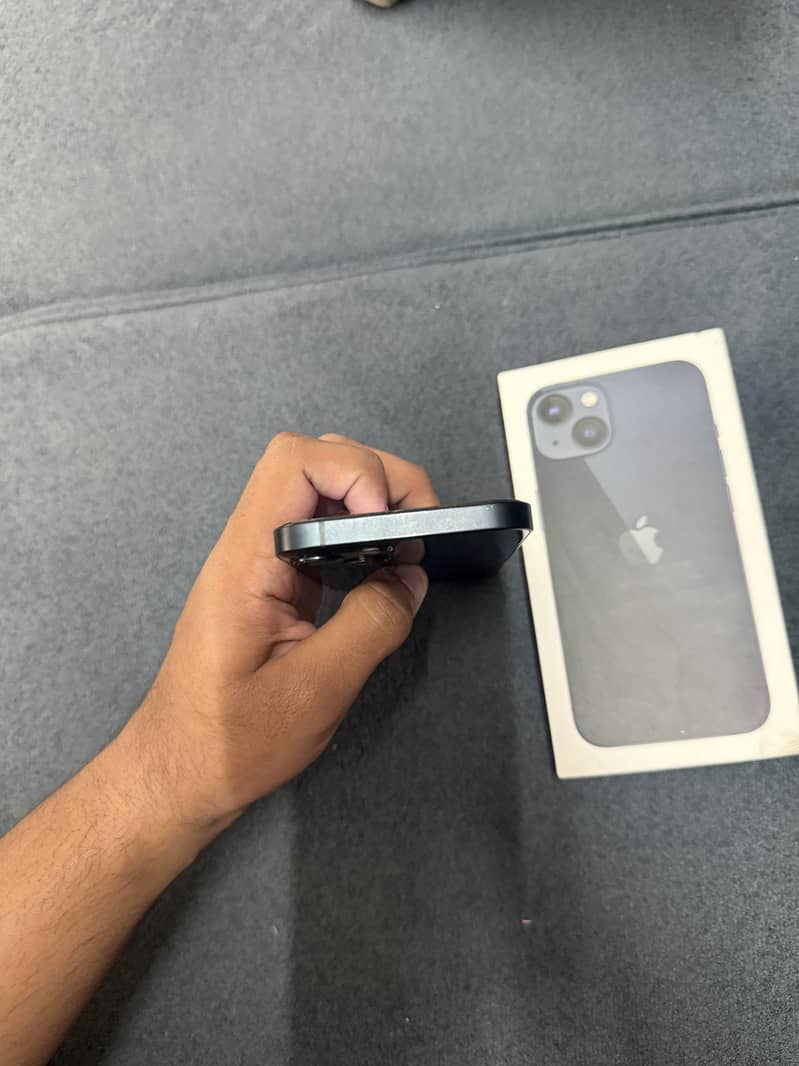 Apple iPhone 13 1