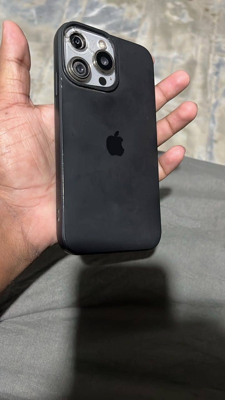 Apple iPhone XR 7
