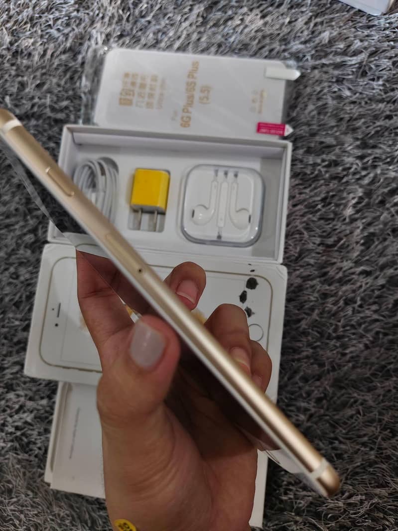 Apple iPhone 6S Plus 4