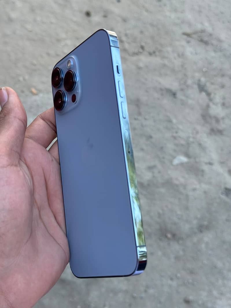 Apple iPhone 13 Pro Max 2