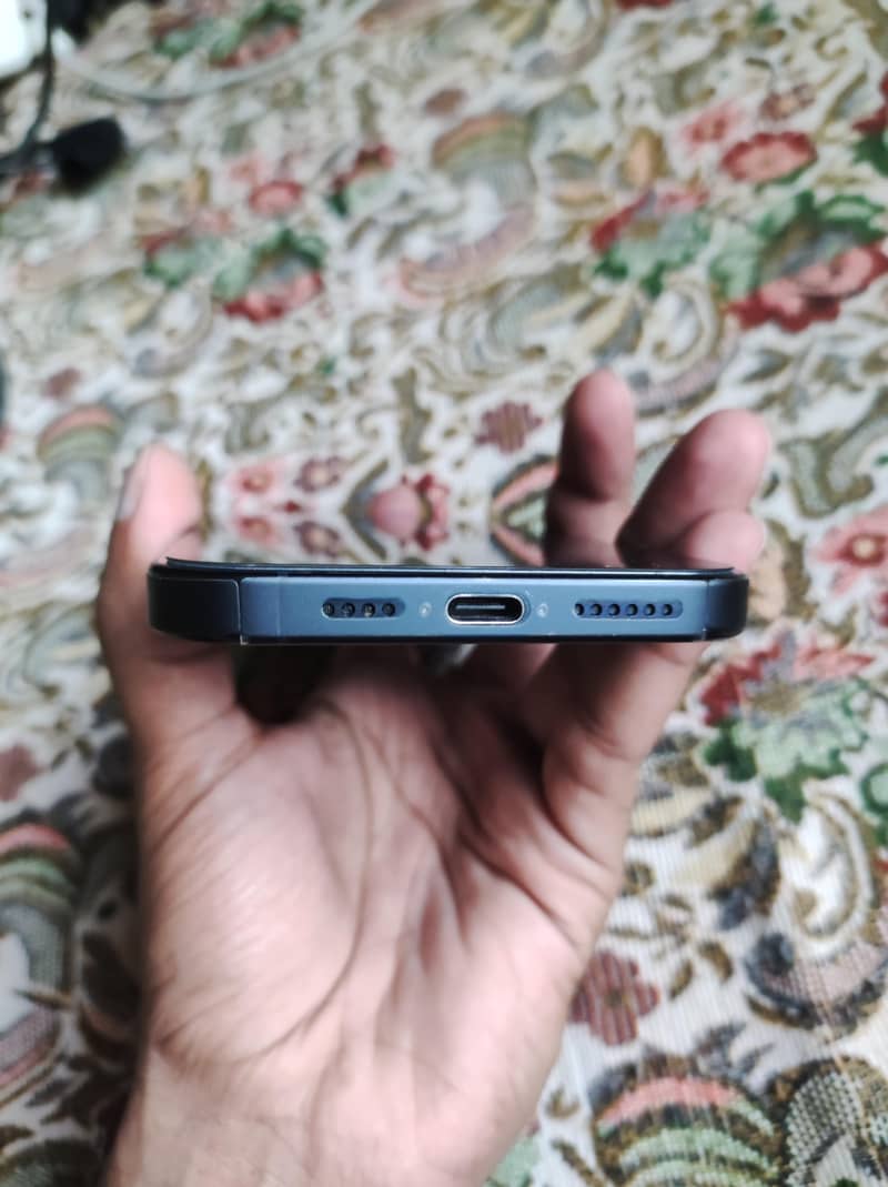 iPhone 15 Pro Max 3