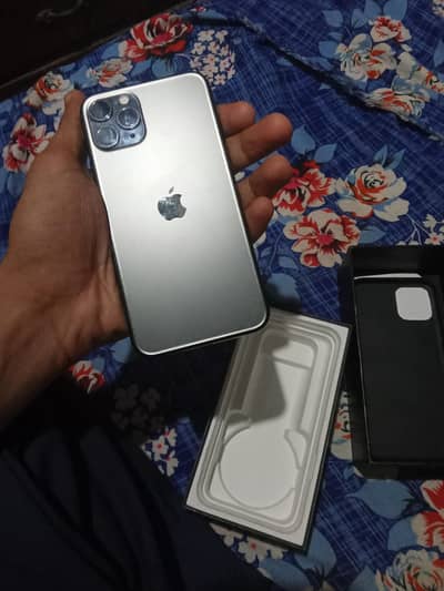 iPhone 11 pro ( no exchange only payment)