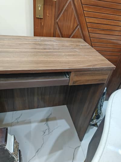 office table or study tabl