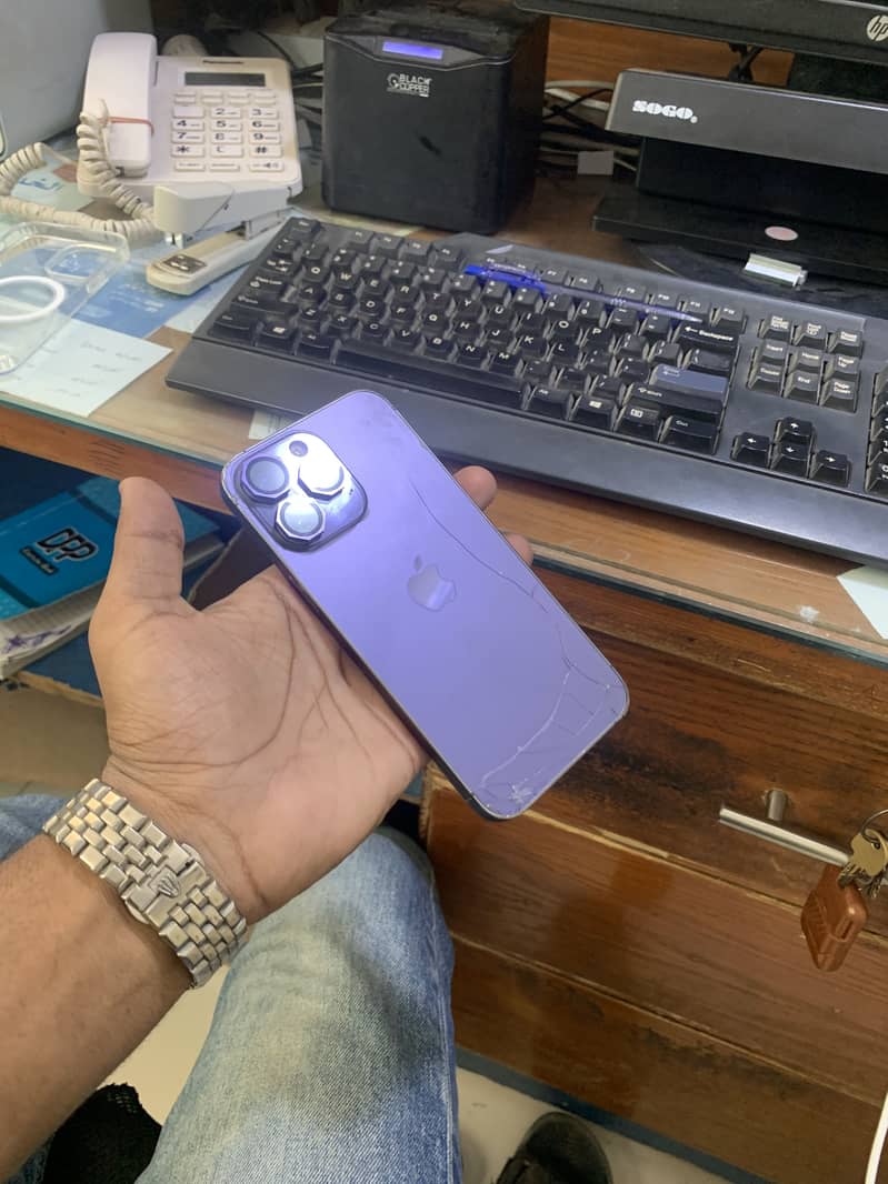 Apple iPhone 14 Pro Max 4