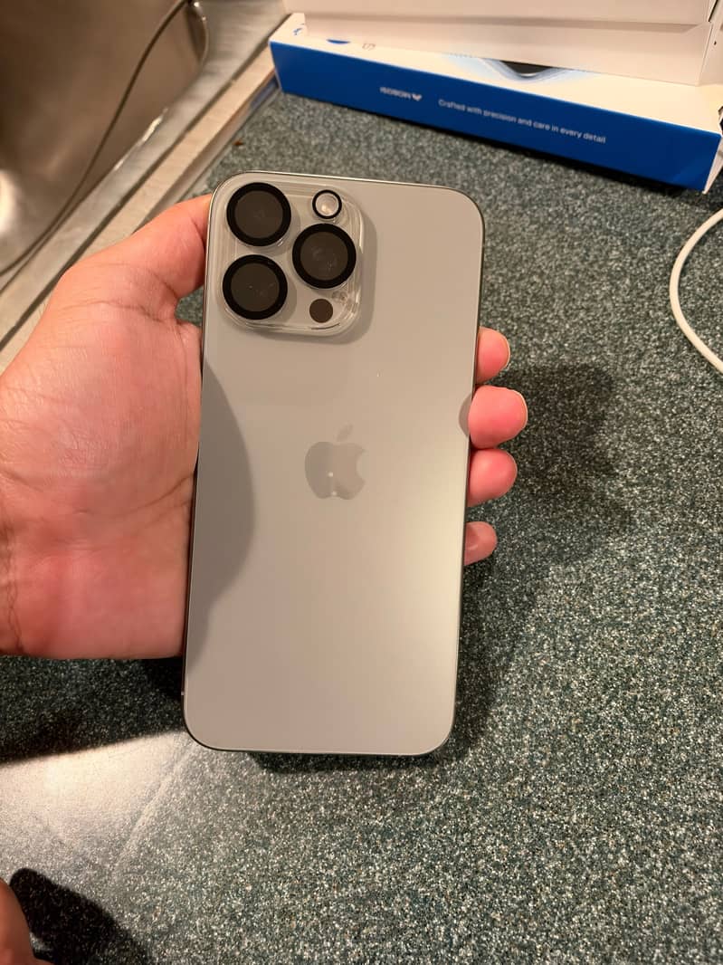 Apple iPhone 15 Pro Max 1