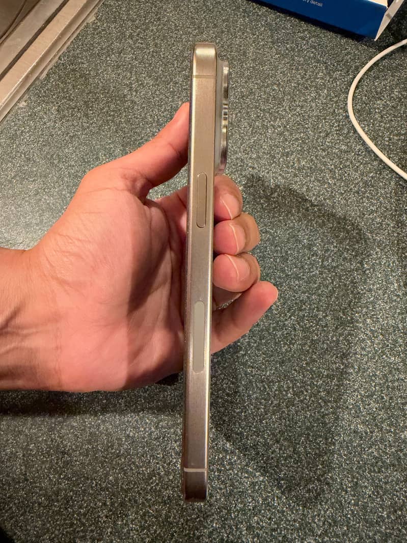 Apple iPhone 15 Pro Max 7