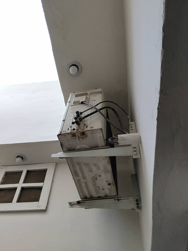 Dawlance split Ac (1 ton) 4