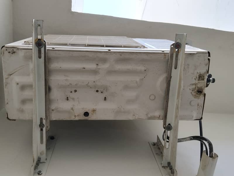 Dawlance split Ac (1 ton) 8