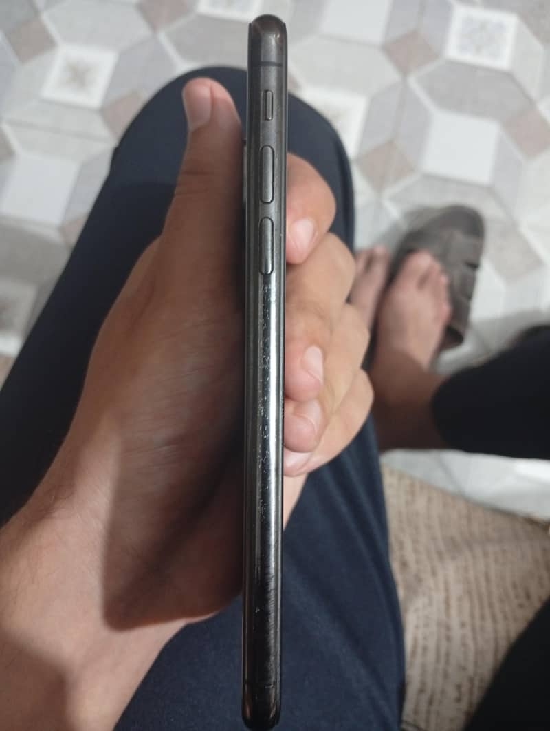Apple iPhone X 3