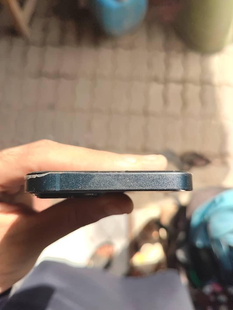 Apple iPhone 13 1