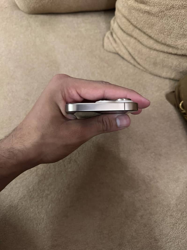 iPhone 16 pro icloud 2