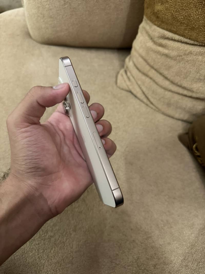 iPhone 16 pro icloud 4