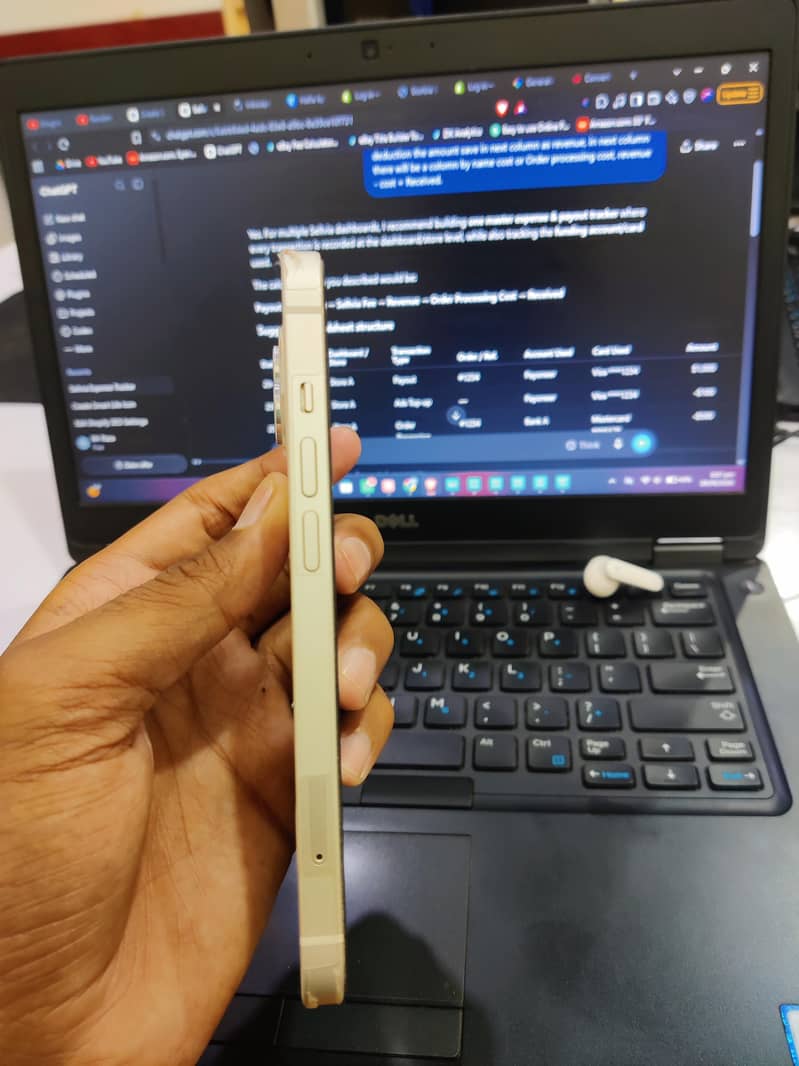 Apple iPhone 13 4
