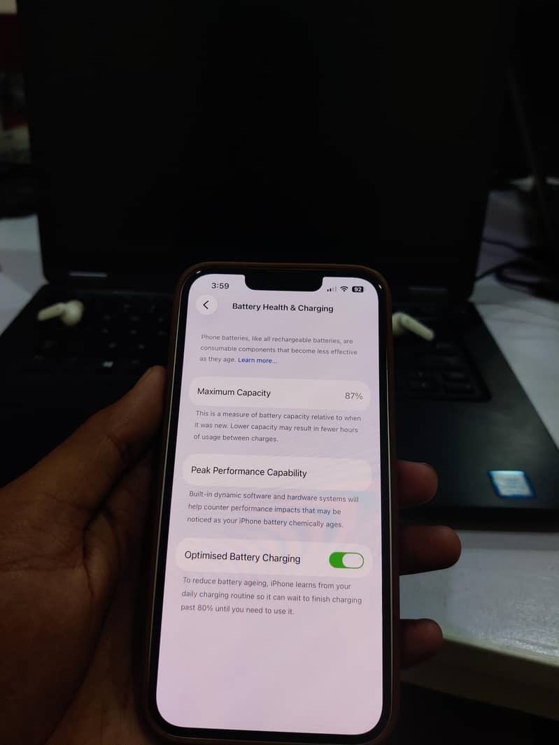 Apple iPhone 13 8
