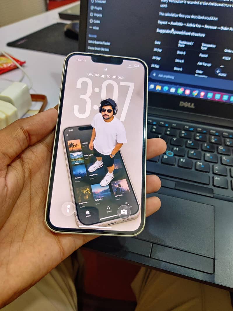 Apple iPhone 13 10