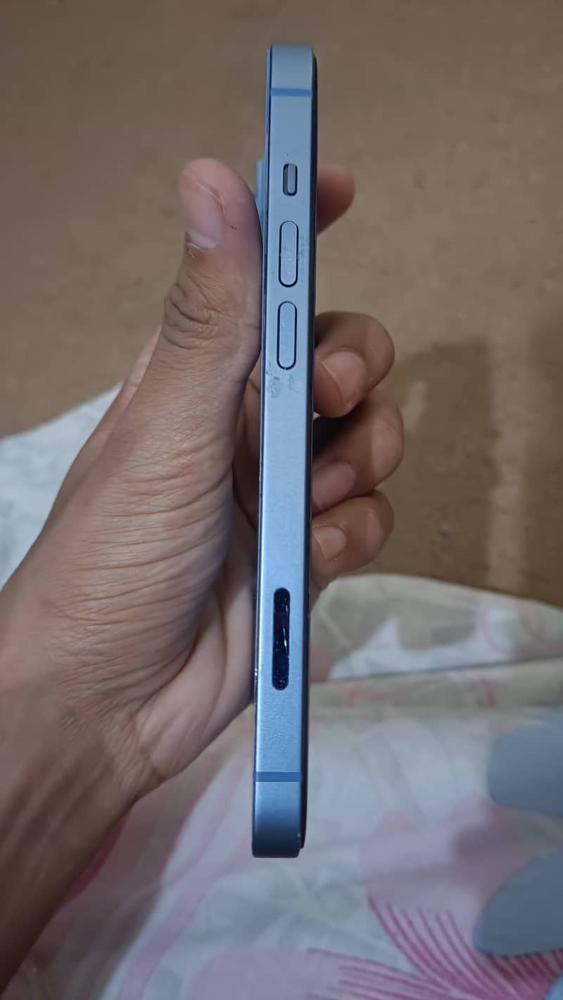 Apple iPhone 14 3
