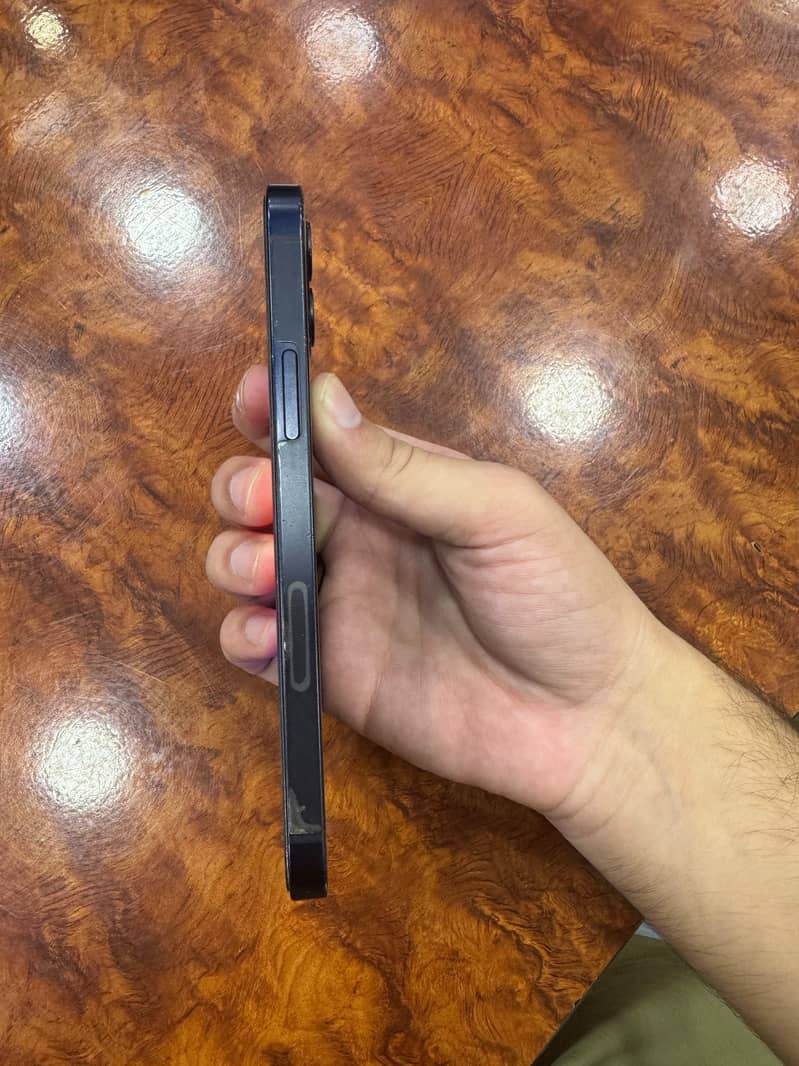 Apple iPhone 12 5