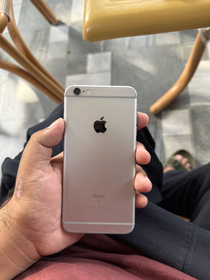 Apple iPhone 6S Plus 3