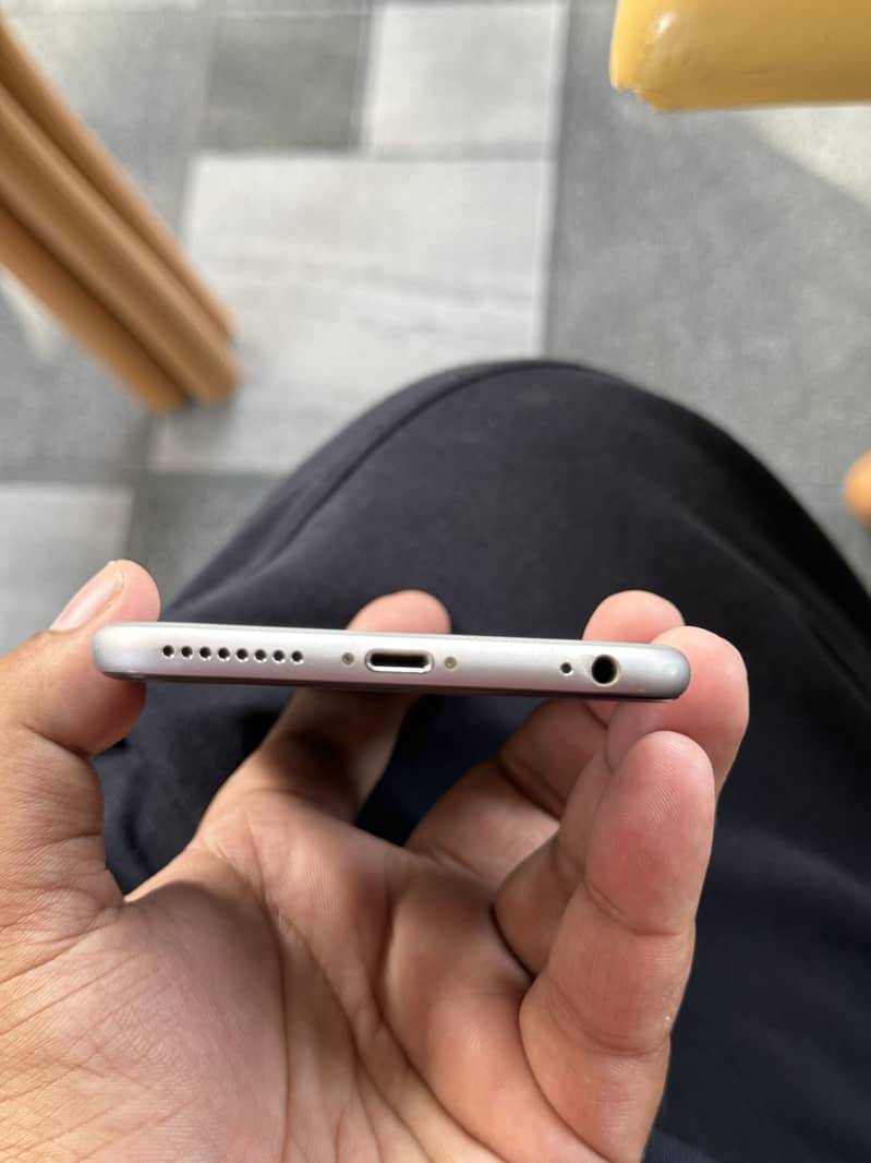 Apple iPhone 6S Plus 5