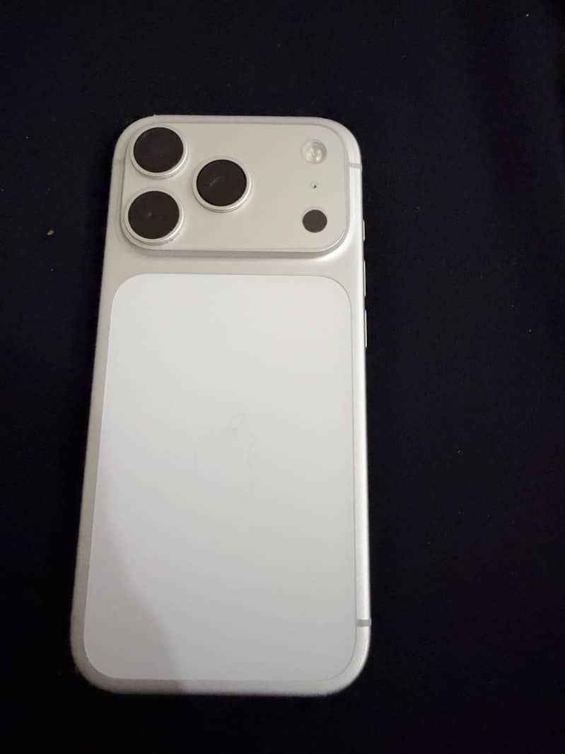 Apple iPhone 17 Pro 5
