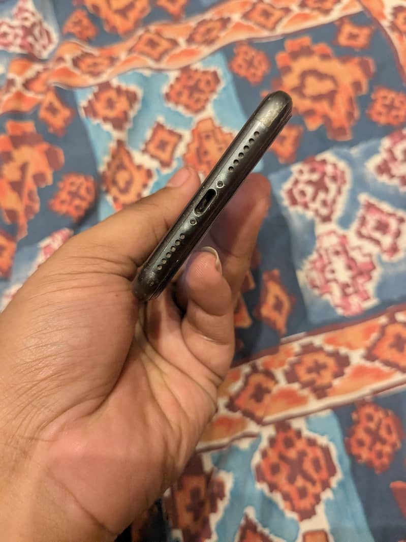 Apple iPhone 11 jv 3