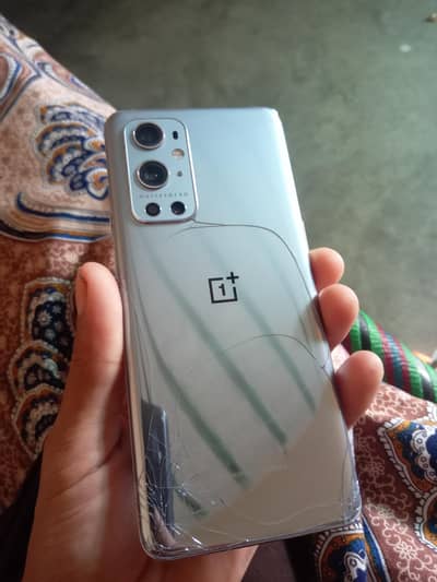 One Plus 9 pro 5g storage 12/256