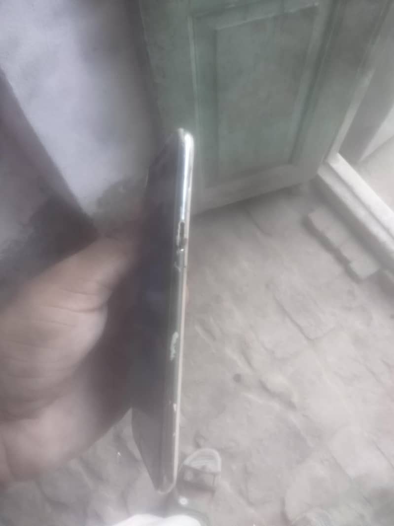 Samsung Mobile J7 0