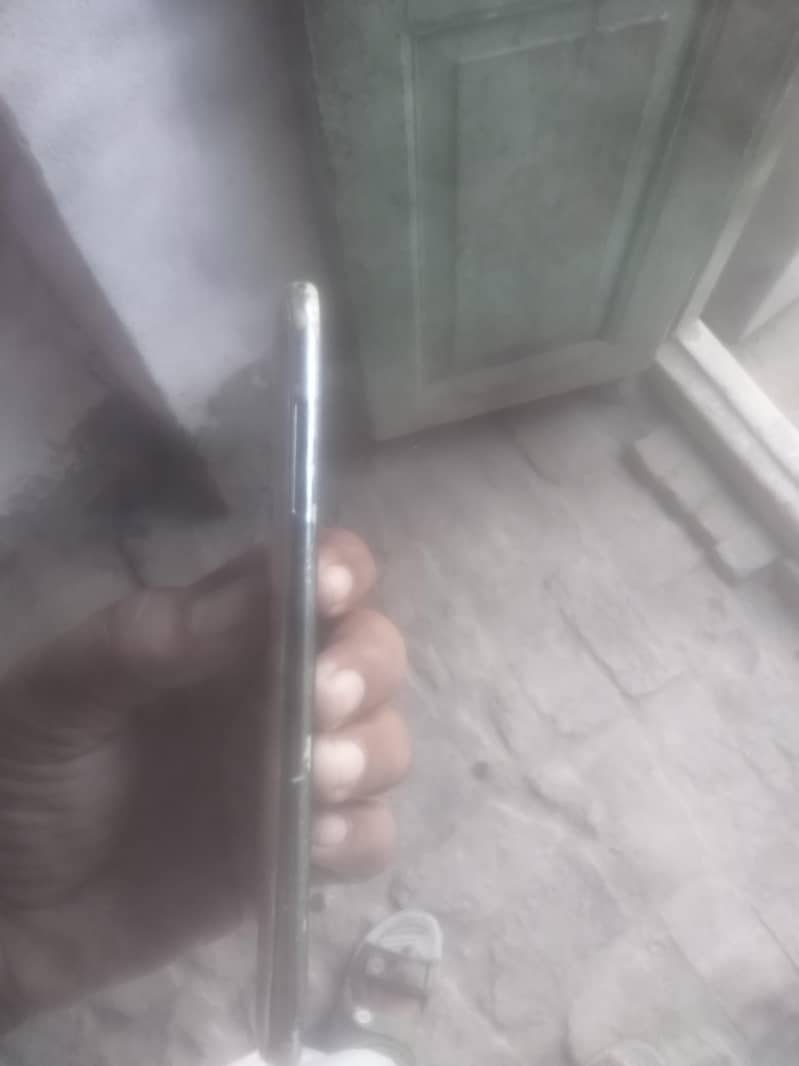 Samsung Mobile J7 1