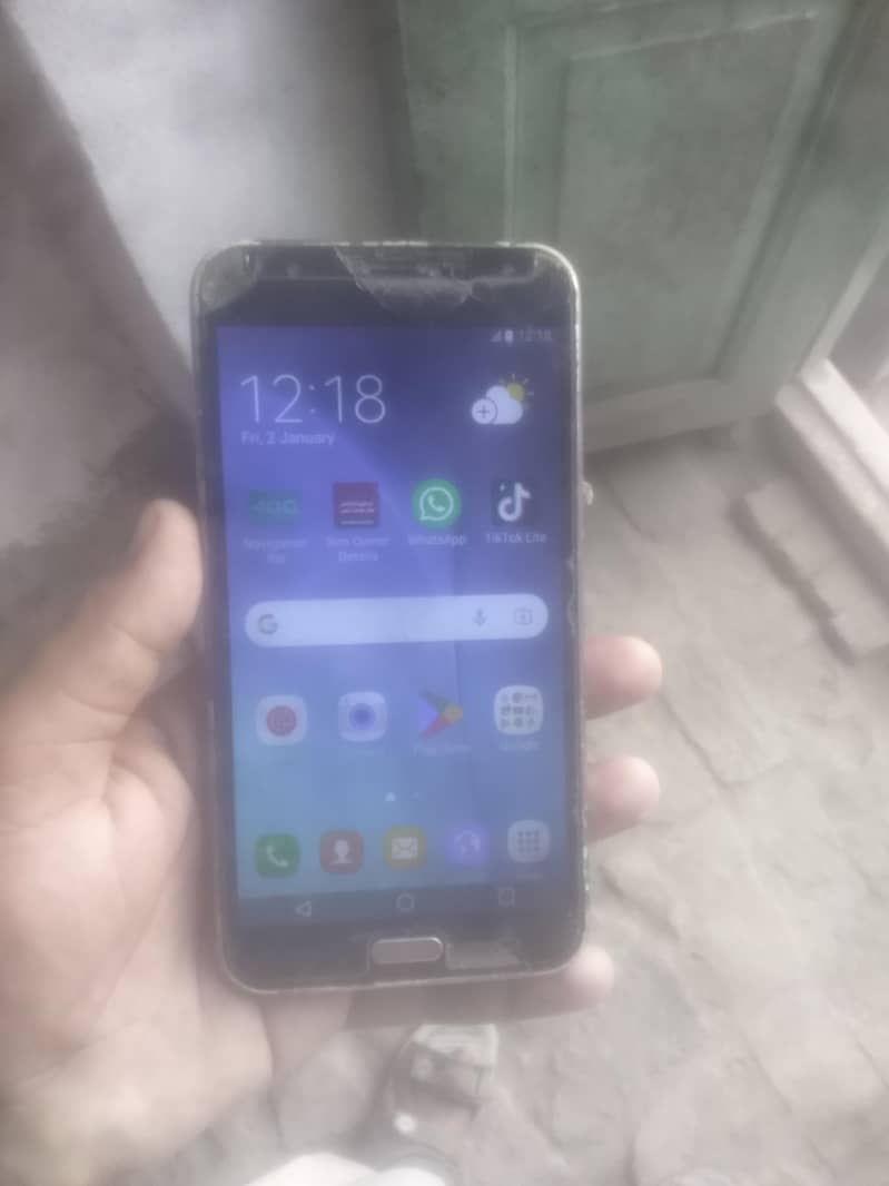 Samsung Mobile J7 3