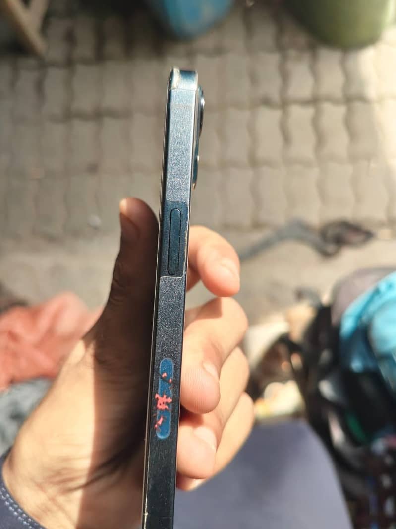 Apple iPhone 13 4