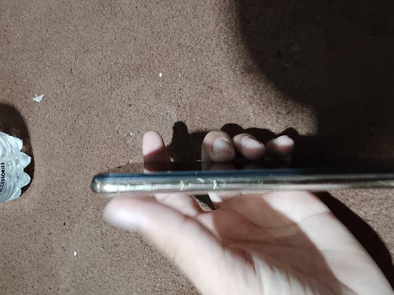 Apple iPhone XS 3