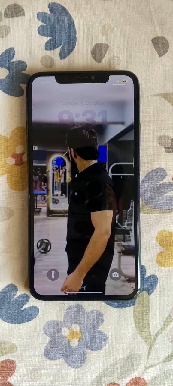 iPhone 11 Pro Max Sim Working All ok 4