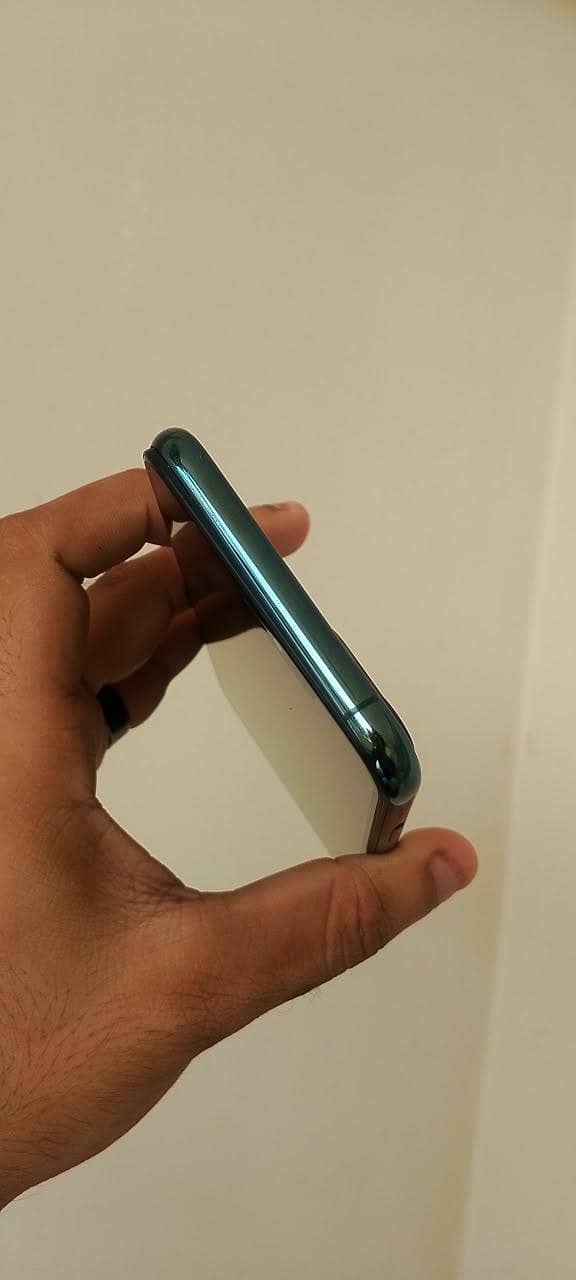 iPhone 11 Pro Max Sim Working All ok 8