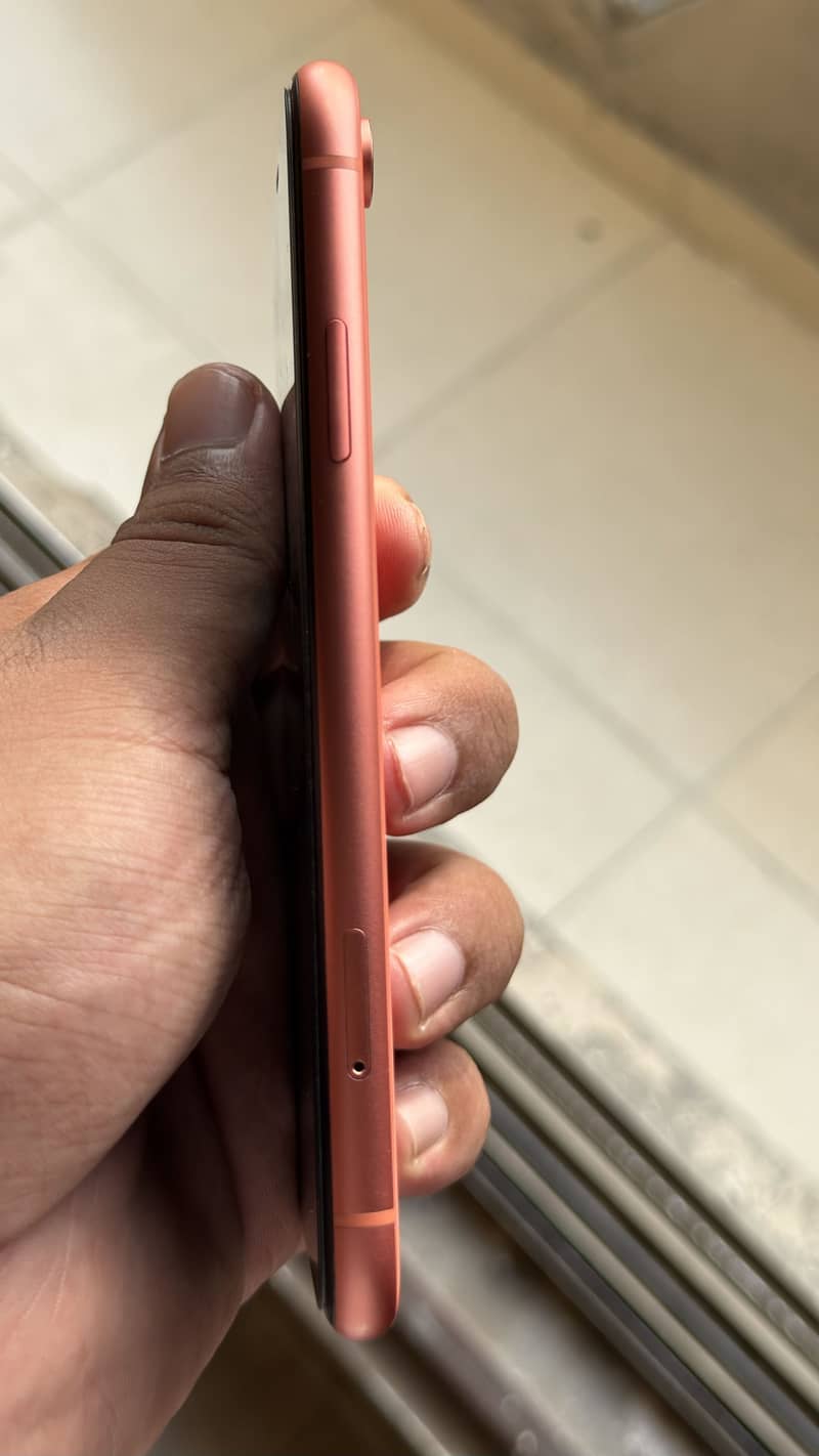 Apple iPhone XR 5