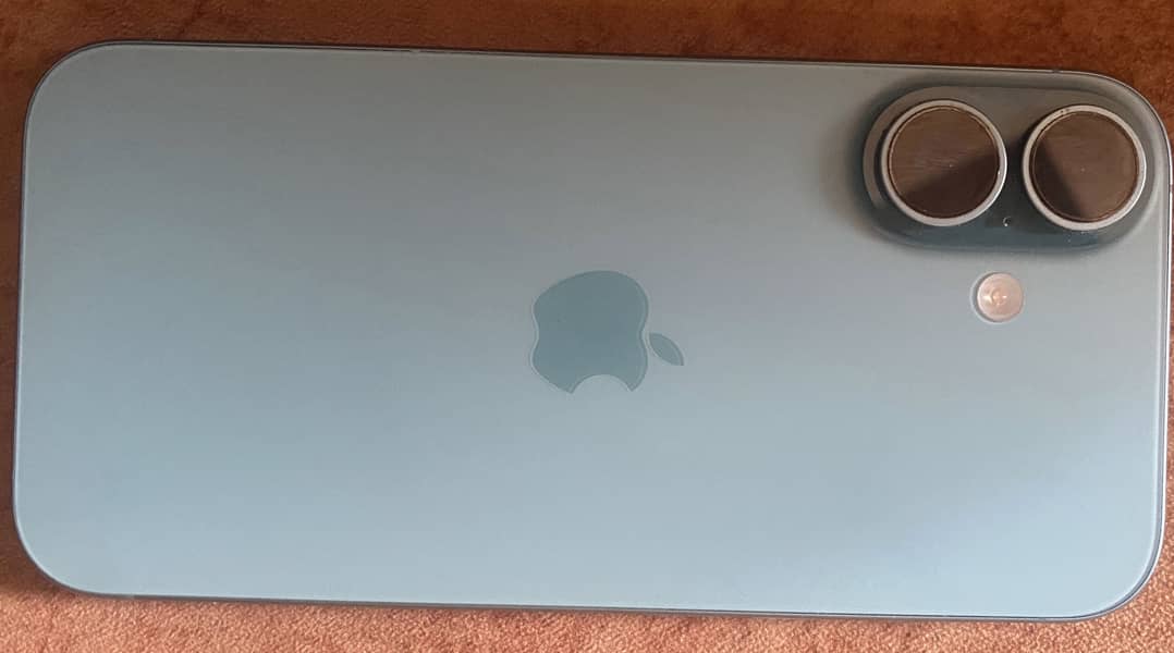 Apple iPhone 16 0