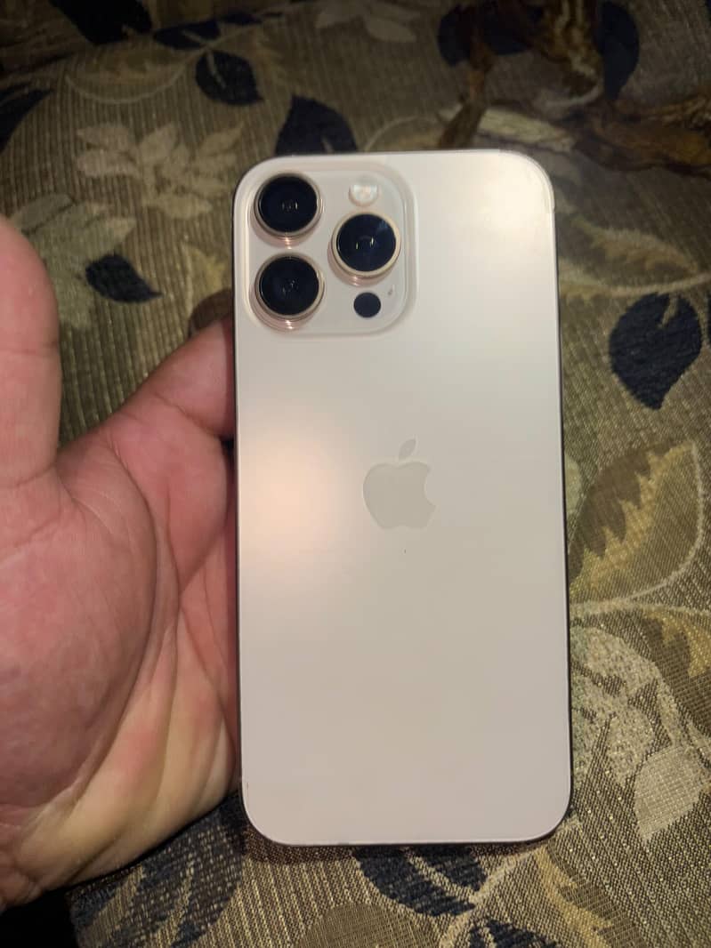 Apple iPhone 16 Pro Max 8
