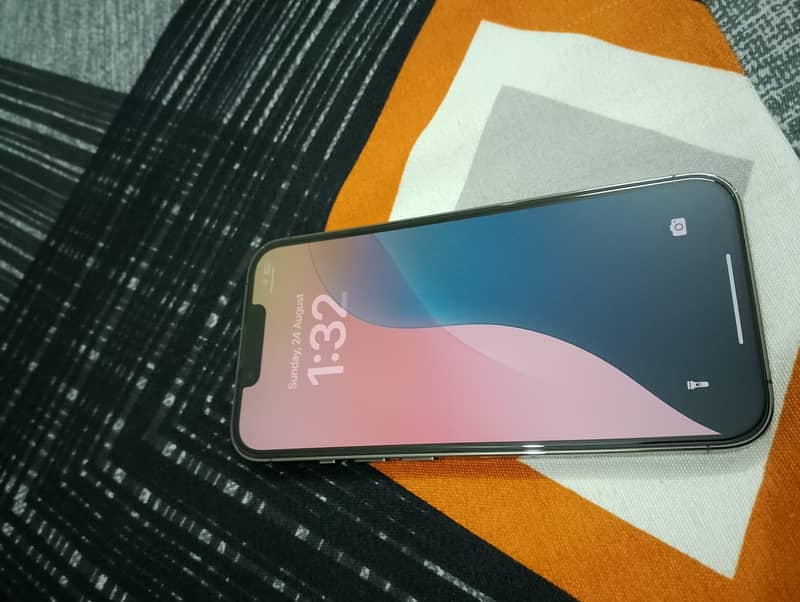 Apple iPhone 13 Pro Max 4