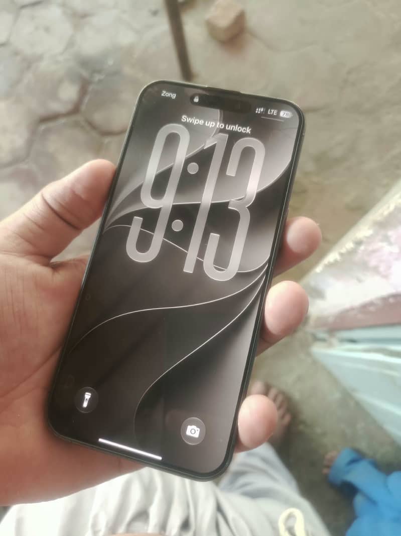 Apple iPhone 15 Pro Max 2