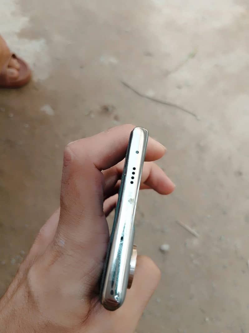 Tecno CAMON 40 Pro 0