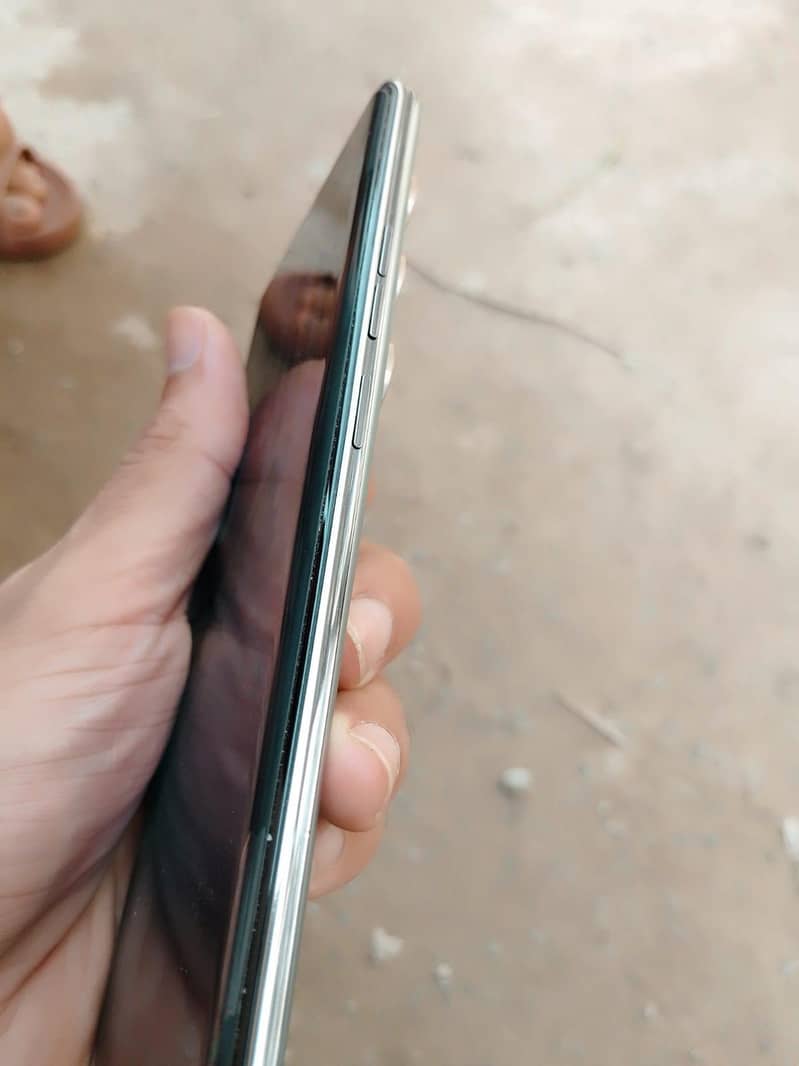 Tecno CAMON 40 Pro 1