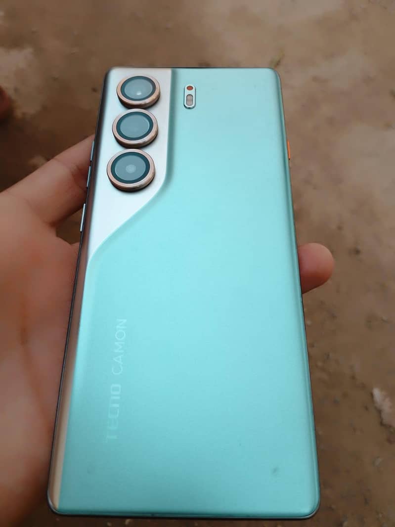 Tecno CAMON 40 Pro 2