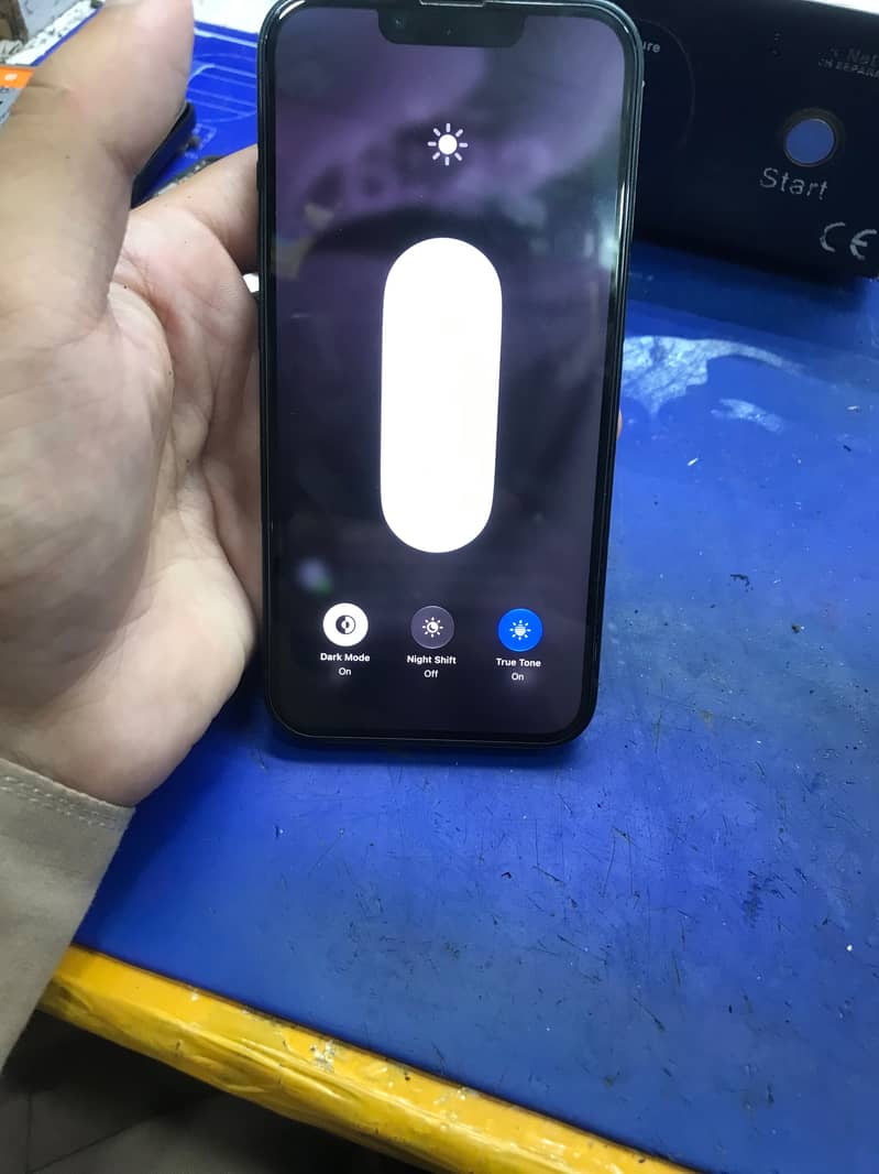 Apple iPhone 13 2
